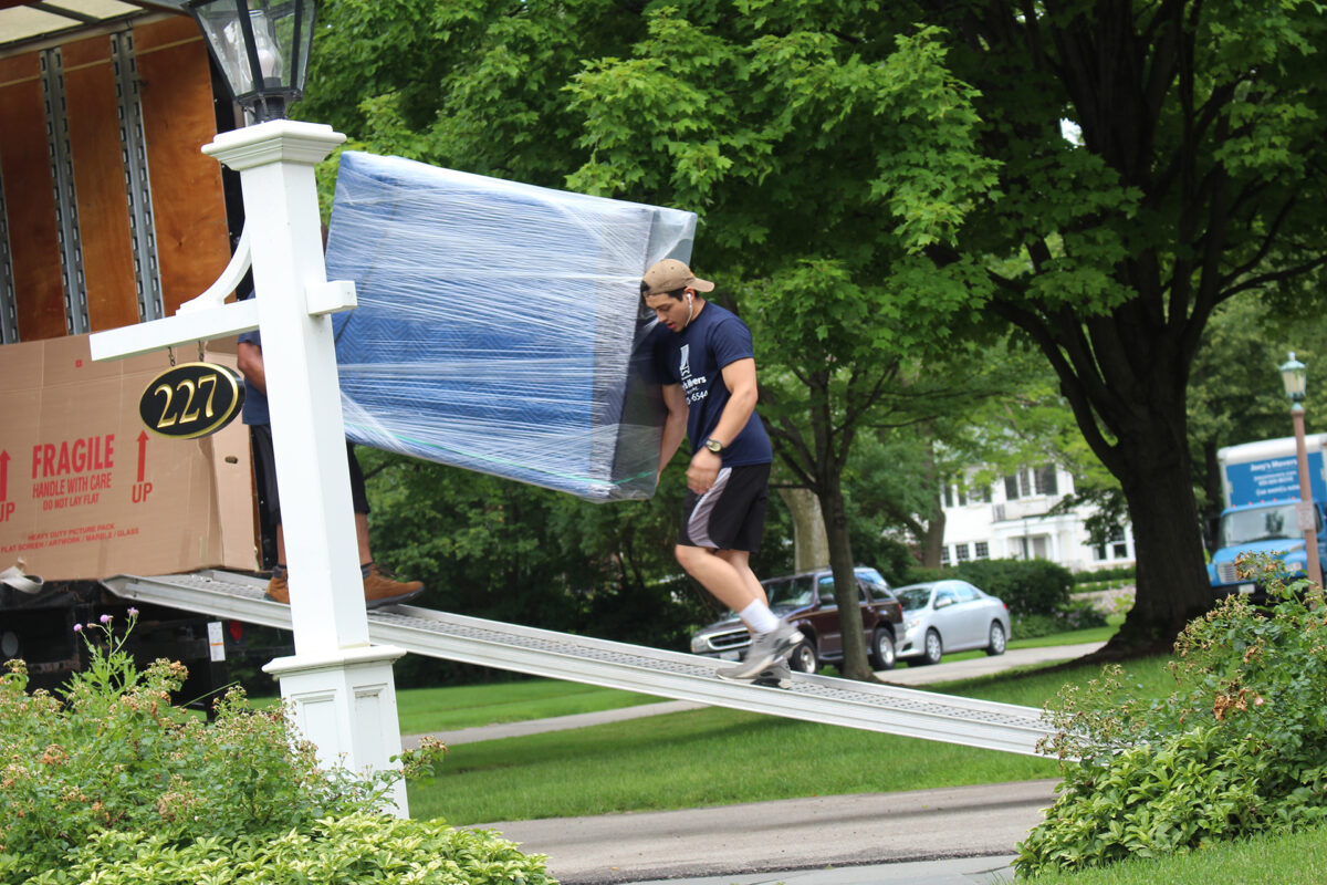 How Much Does It Cost to Move a Piano?