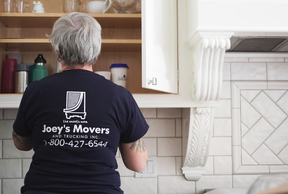 How to Declutter When You’re Overwhelmed at Home or Work